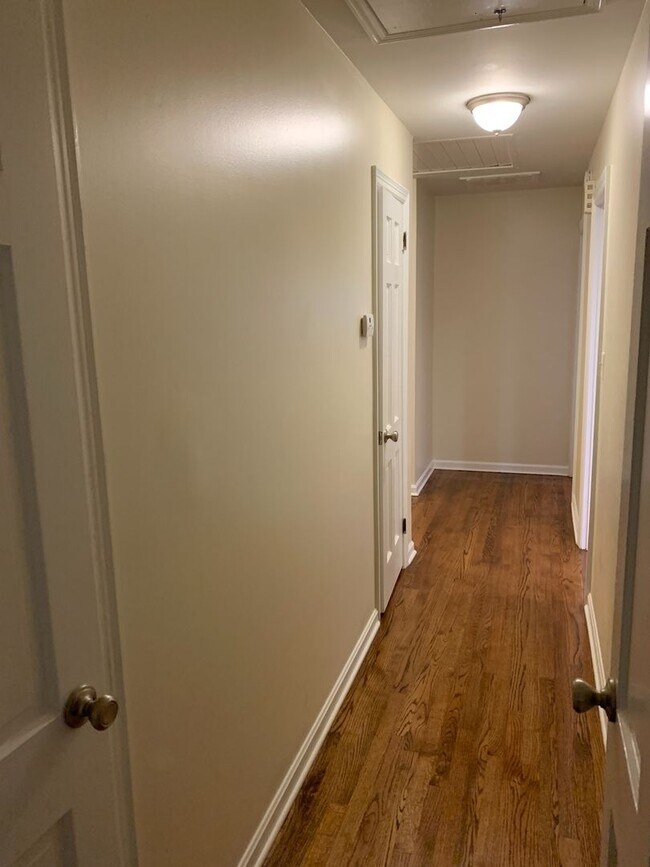 Building Photo - 1000 College Station Rd