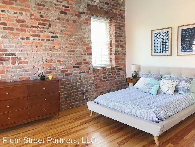 Building Photo - 1 br, 1 bath Apartment - 429 3rd Street
