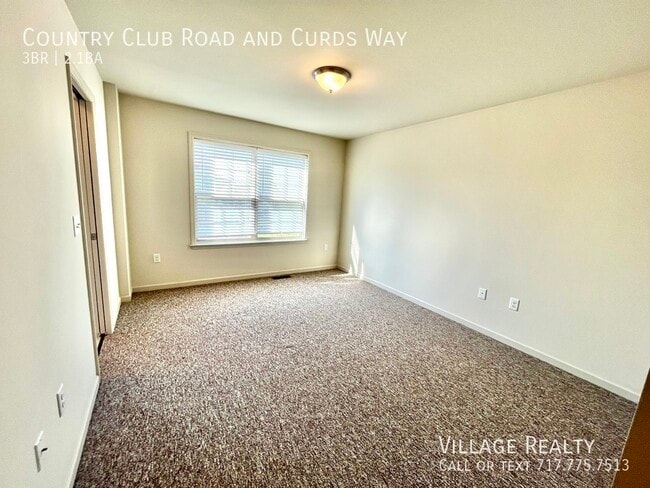 Building Photo - 721 Country Club Rd