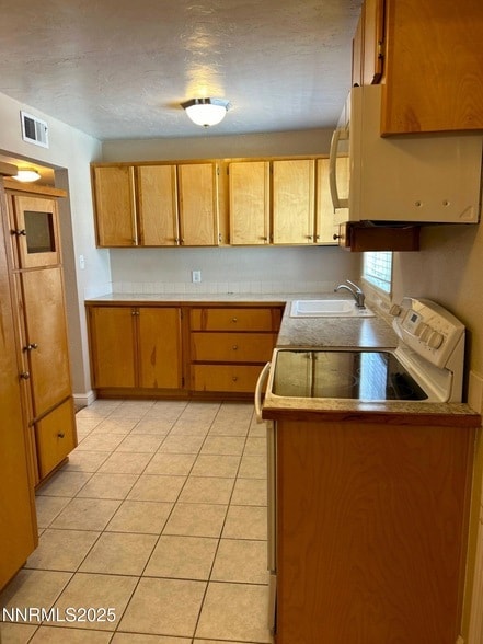 Building Photo - 1675 Harvard Wy