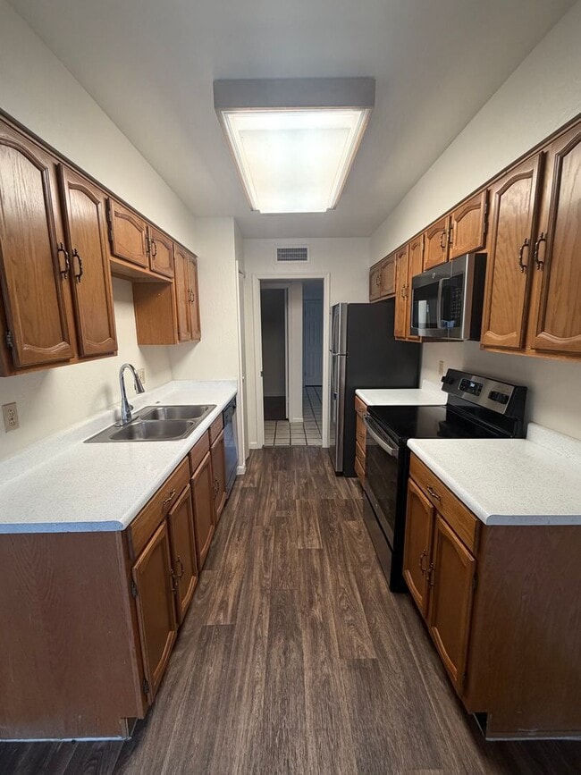 Building Photo - Spacious 3-Bedroom Home in Scottsdale