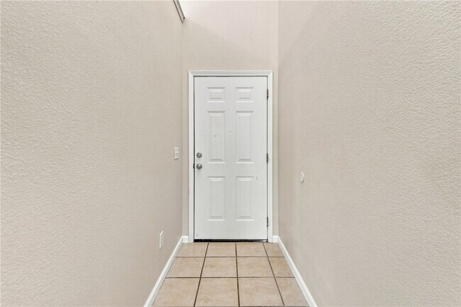 Building Photo - 3207 SW Deerfield Blvd