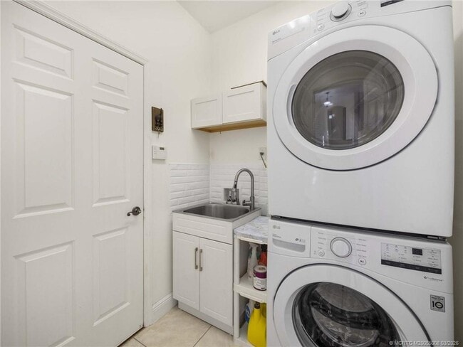 Building Photo - 155 56th Dr SW