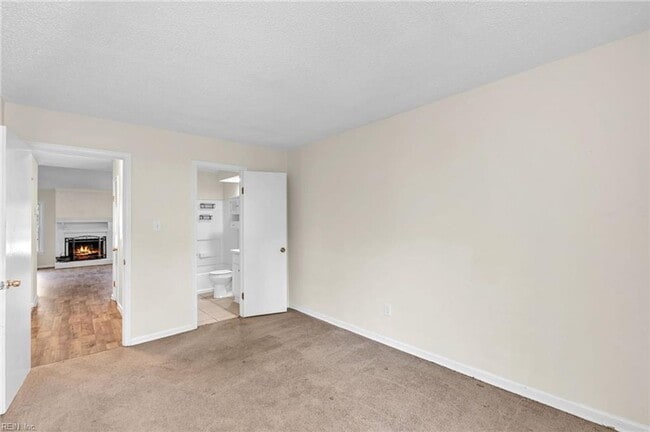 Building Photo - Beach-Close Living on a Peaceful Cul-de-Sac