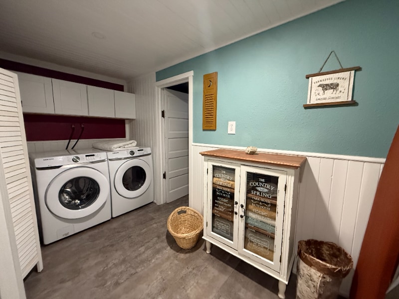 Building Photo - 105 3rd Ave W