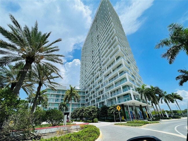 Primary Photo - 2000 Metropica Wy