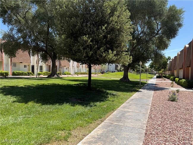 Building Photo - 3676 S Garden Dr
