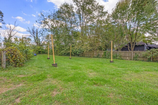 Building Photo - 104 Pleasantview St