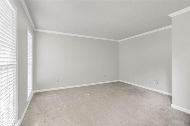 Building Photo - 608 Adam Cir