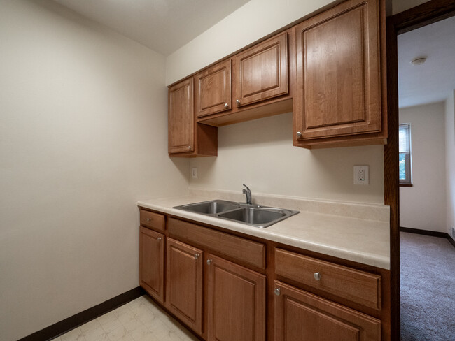 Nice Wooden Cabinets - Statevue Apartments