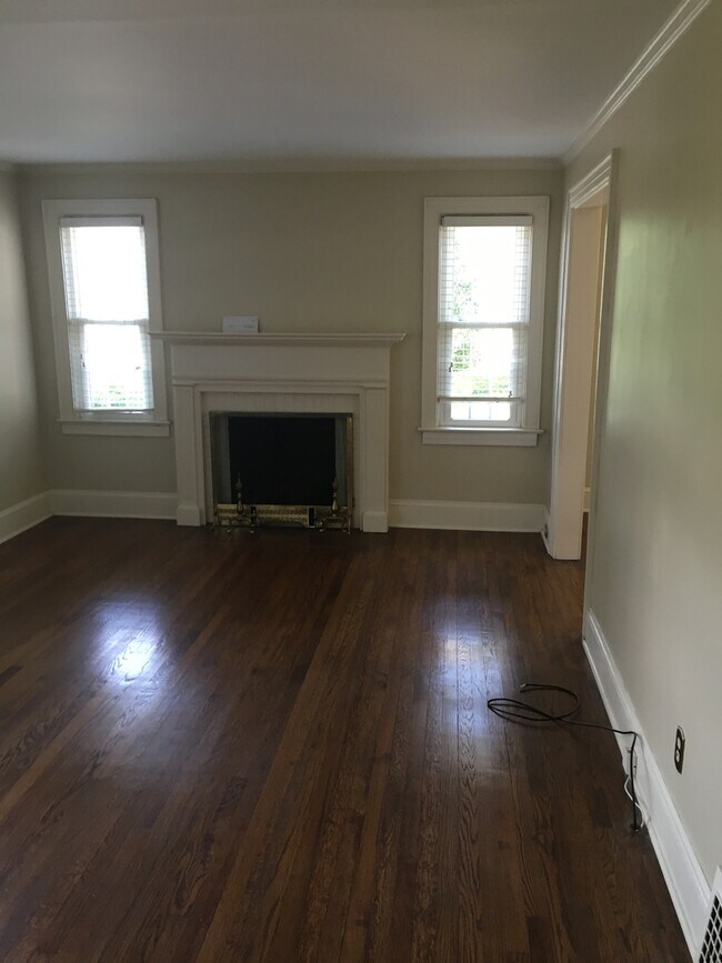Building Photo - Greenville, 2BD/1BA, 1100SF