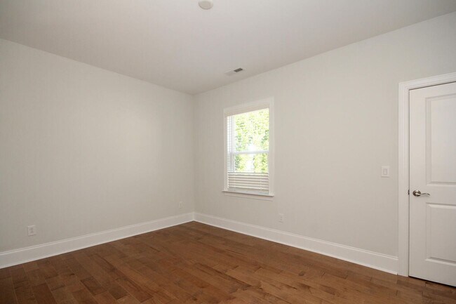 Building Photo - Beautiful John Wieland end unit townhouse ...
