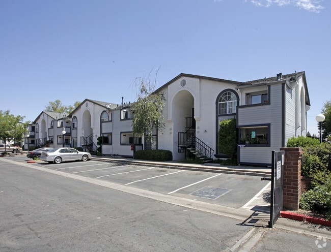 Primary Photo - Wyda Gardens Apartments