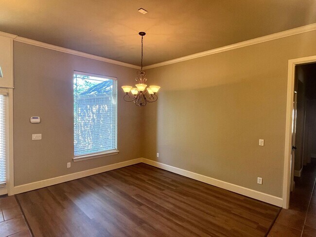Building Photo - Lovely 4-Bed 2.5-Bath In Edmond