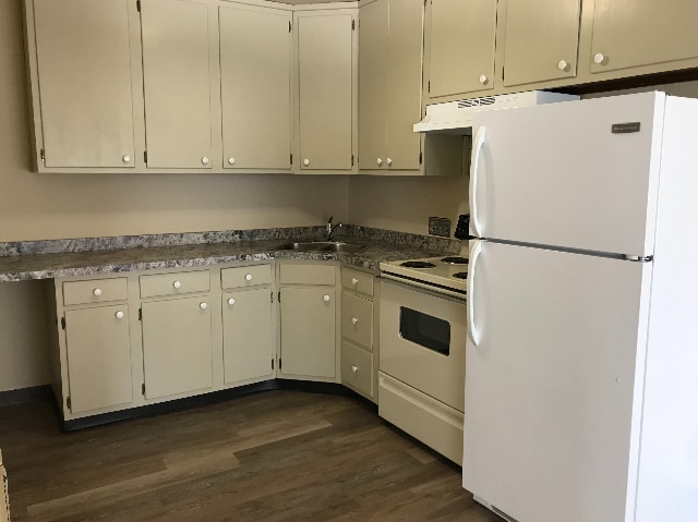 Kitchen - Harper Apartments