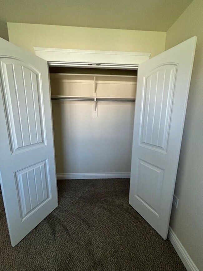 Building Photo - 115 Montalto Dr