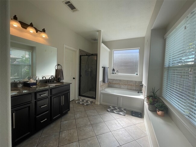 Building Photo - 2898 Torano Cir