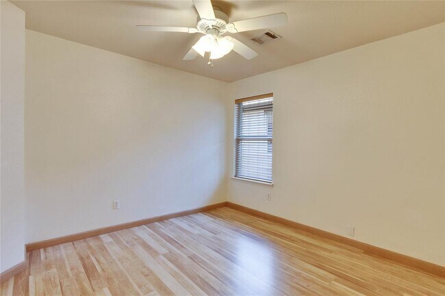 Building Photo - 2625 Gate Ridge Dr