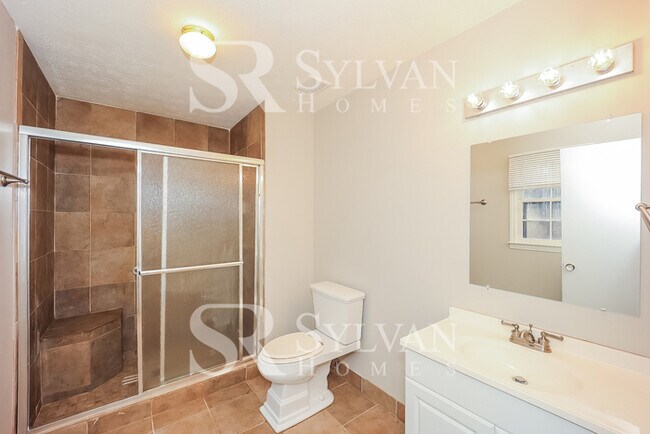 Building Photo - This charming 3BR, 2BA home is ready for you!