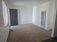 Building Photo - 418 C St