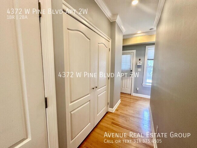 Building Photo - 4372 W Pine Blvd