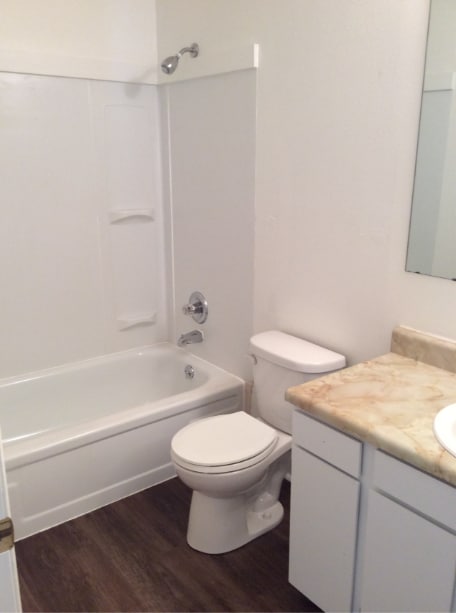 Building Photo - 942 Wakerobin Ln