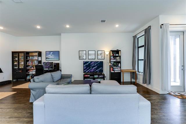 Building Photo - 8044 Zeppos Dr.