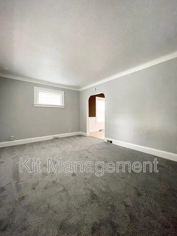 Building Photo - 581 Colima Dr