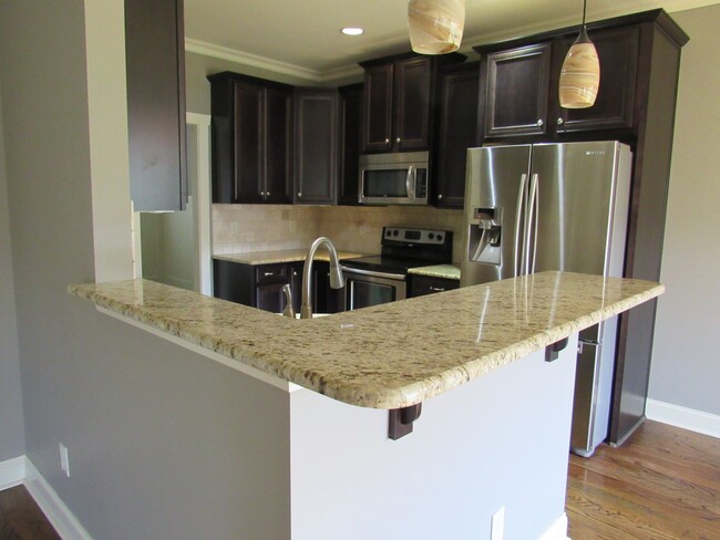 Building Photo - 285 Solamere Ln