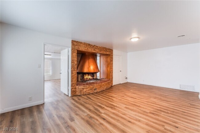 Building Photo - 1109 Tumbleweed Ave