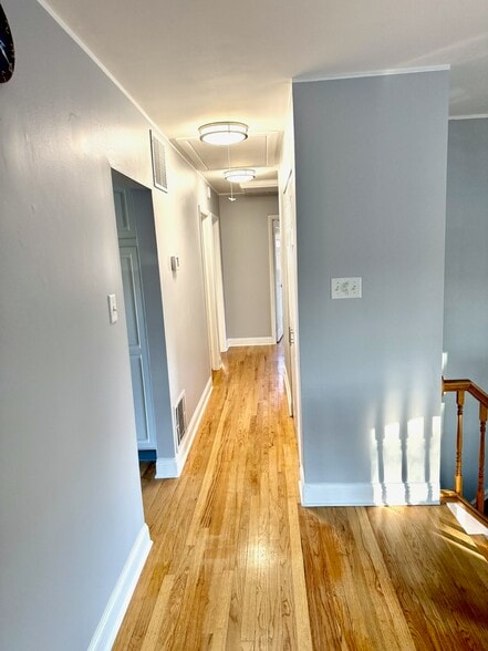 Hallway leading to bedrooms - 256 S Dillwyn Rd