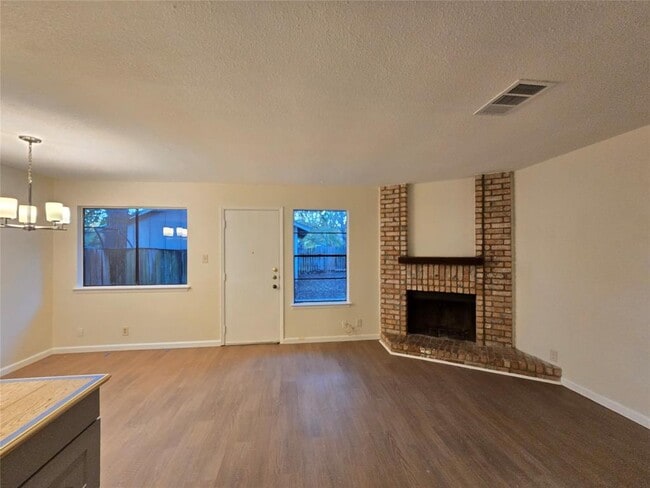 Building Photo - 1305 Dobie Dr