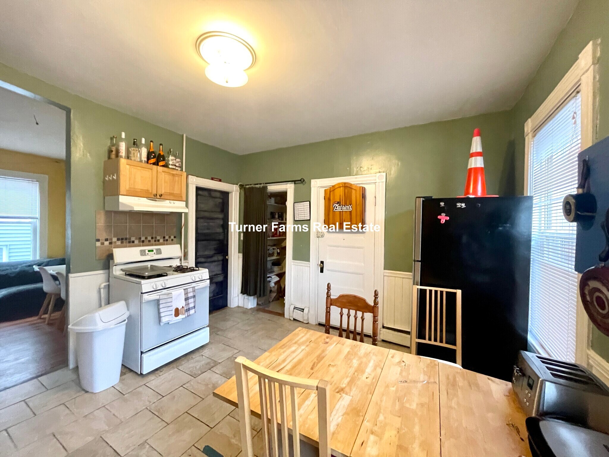 Building Photo - 12 Bucknam St