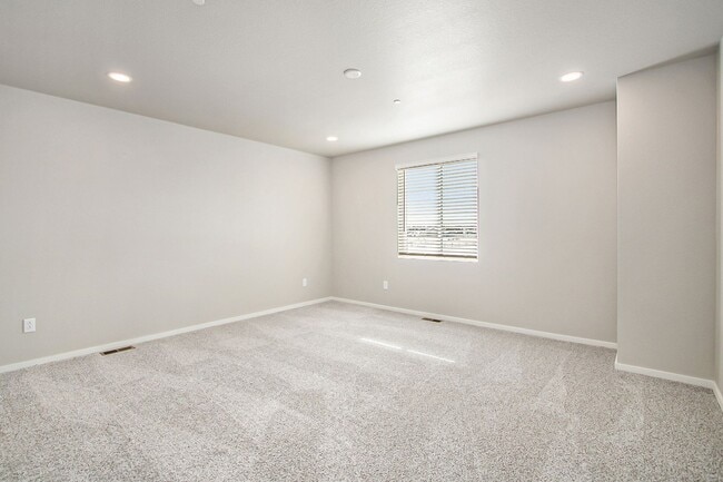 Building Photo - Stunning Townhome in Northridge Trails