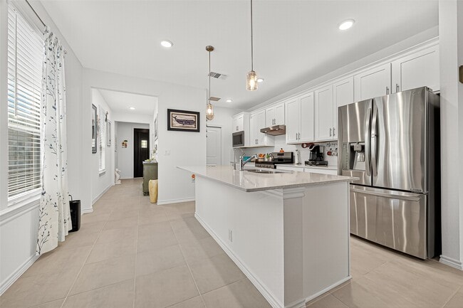 Building Photo - 8047 Prospect Dr