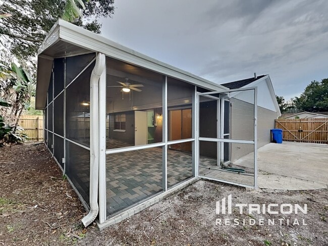 Building Photo - 16013 Woodpine Dr