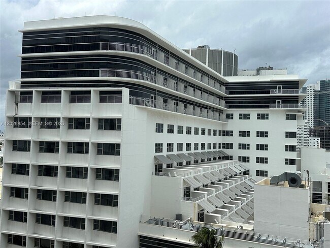 Building Photo - 100 Lincoln Rd