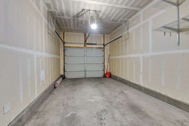 Building Photo - $1,800 - 1 Bed, 1.5 Bath Condo in Denver with In Unit Laundry in Great Location!