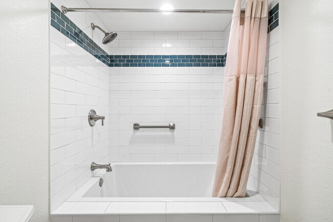 Building Photo - 82 Conejo Cir