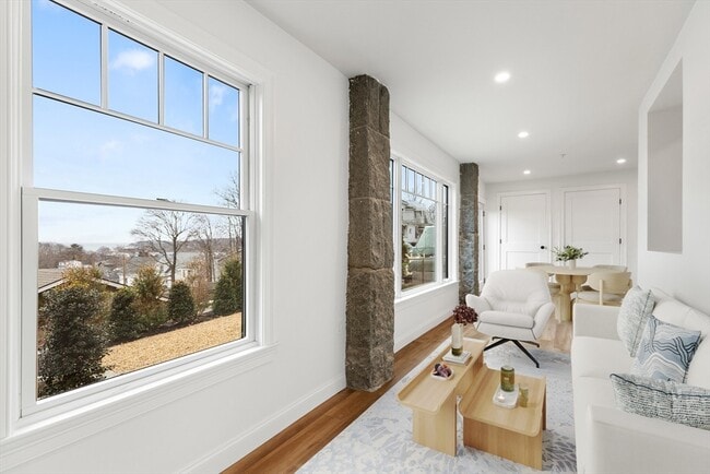 Building Photo - 32 Beacon St