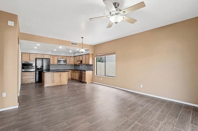 Building Photo - 14261 N 101st St