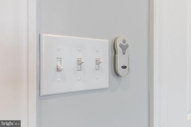 Building Photo - 1312 W Seltzer St