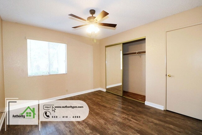 Building Photo - 1553 Bramble Pl