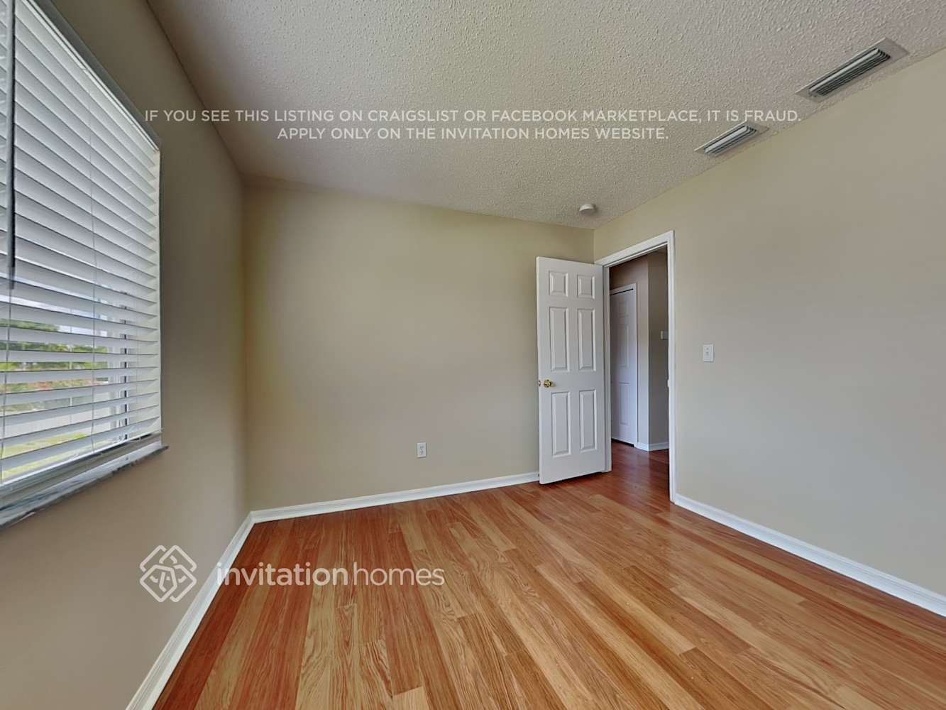 Building Photo - 12725 Longcrest Dr