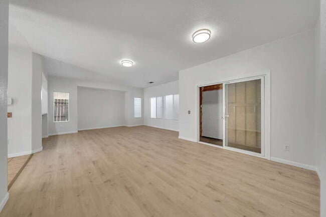 Building Photo - 9326 Lembert Dome Cir