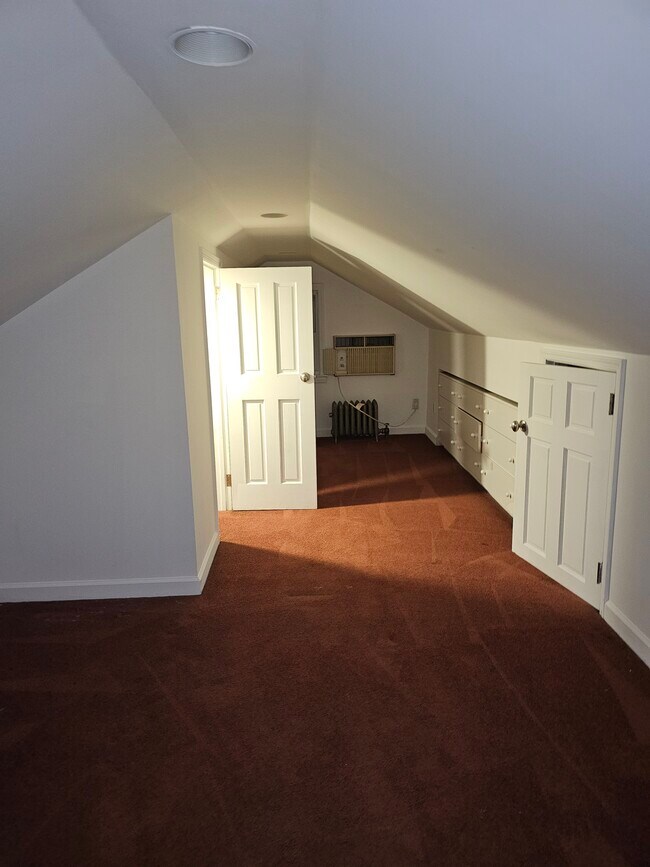 Building Photo - 28 Hartwell Pl