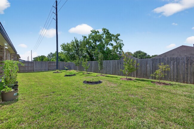 Building Photo - 2726 Tumlinson Dr