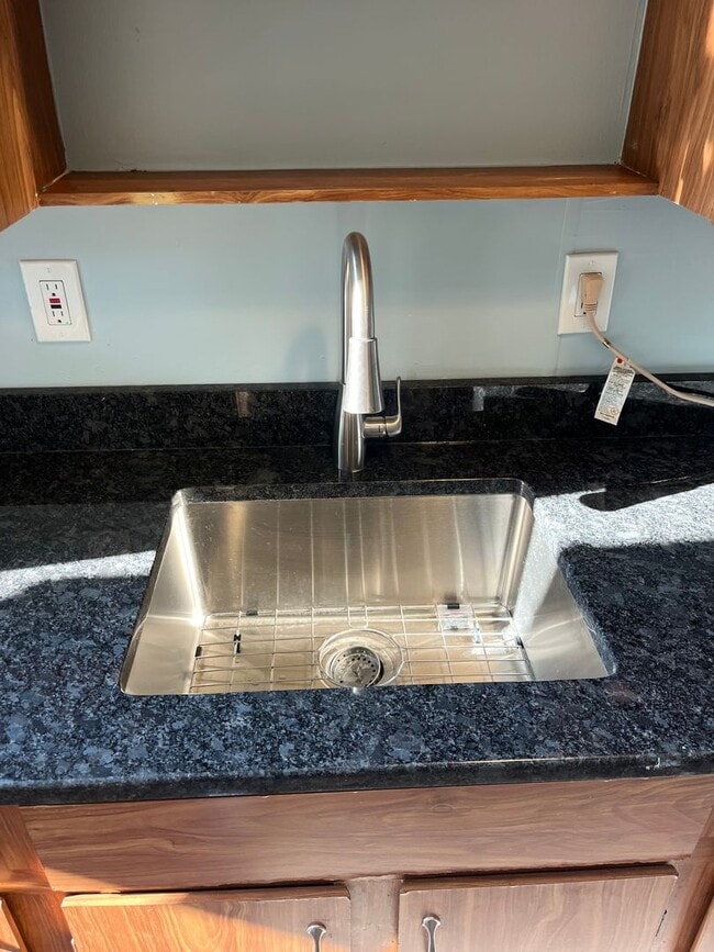 Building Photo - Gorgeous 1-bedroom, First floor! Apartment...