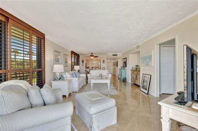 Building Photo - 10000 S Ocean Dr