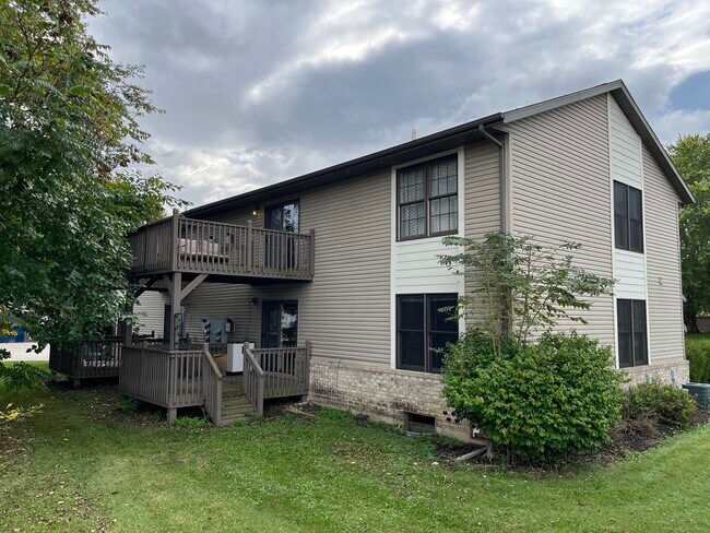 Outdoor living - 114 N Third St